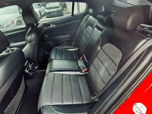 Used 2018 Kia Stinger GT2 AWD/4WD image 10