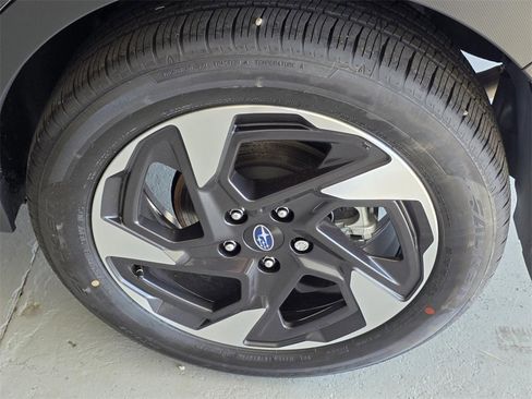 New 2025 Subaru Crosstrek 2.5i Limited w/ Popular Package #3A image 35