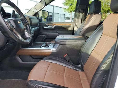 Used 2024 Chevrolet Silverado 3500 High Country w/ High Country Premium Package image 19