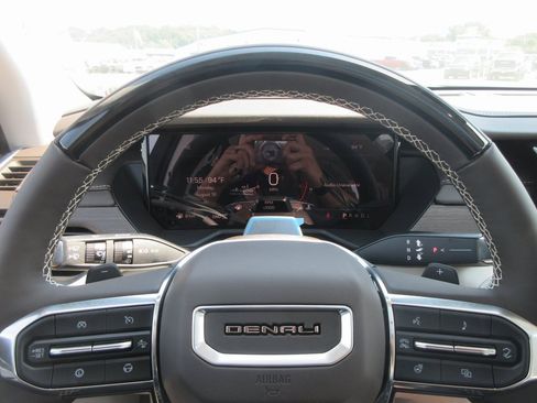 New 2026 GMC Acadia Denali w/ Super Cruise Package image 19