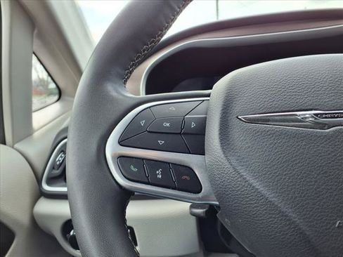 Used 2023 Chrysler Voyager LX FWD image 28