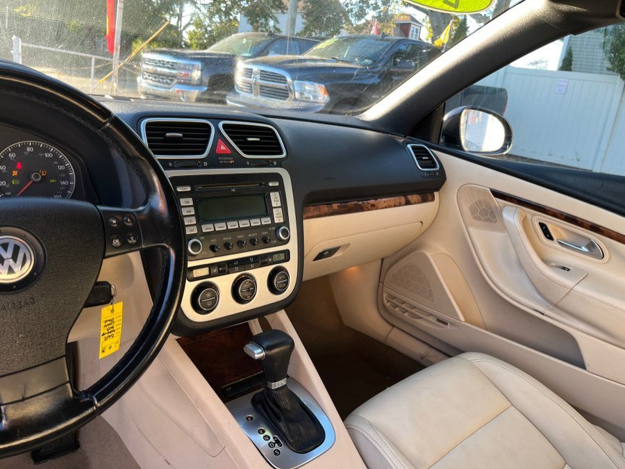 Used 2007 Volkswagen Eos 2.0T FWD image 17
