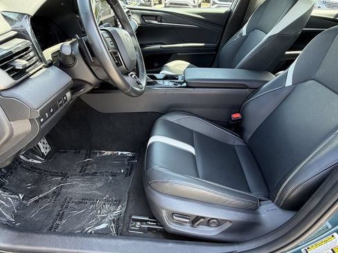Used 2025 Toyota Camry SE FWD image 27