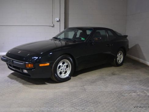 Used 1986 Porsche 944 Coupe image 14