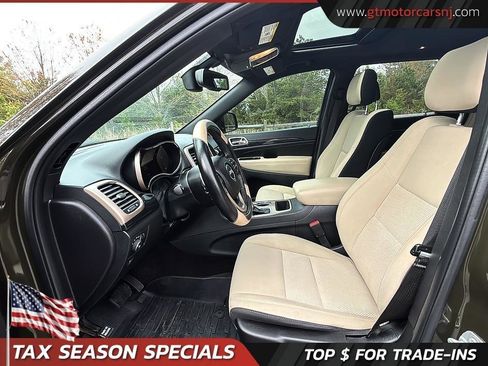 Used 2016 Jeep Grand Cherokee Laredo 75th Anniversary image 21
