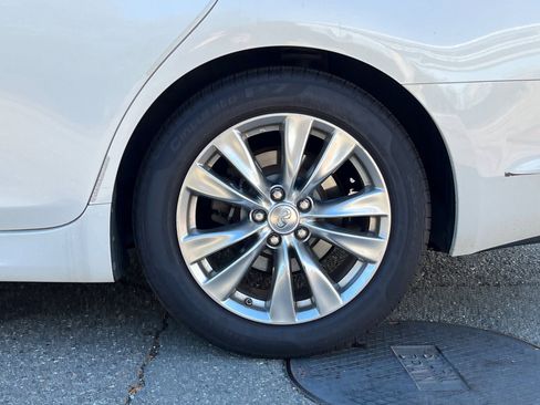 Used 2013 INFINITI M37 w/ Premium Pkg image 6