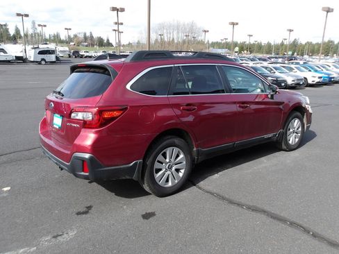 Used 2018 Subaru Outback 2.5i Premium AWD/4WD image 5