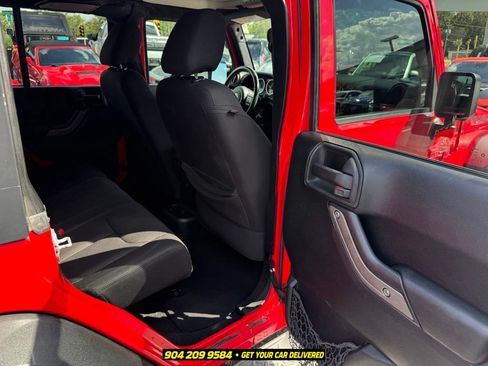 Used 2015 Jeep Wrangler Unlimited Sport w/ Quick Order Package 24S AWD/4WD image 28