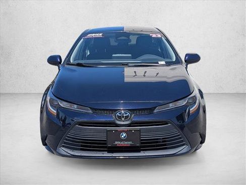 Used 2023 Toyota Corolla LE FWD image 2