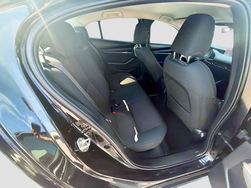 Used 2021 MAZDA MAZDA3 s FWD image 27