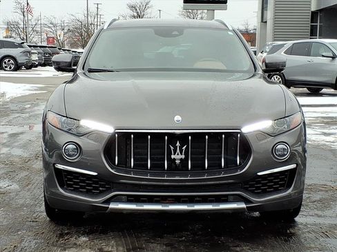 Used 2019 Maserati Levante GranLusso image 2