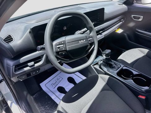 New 2026 Kia K4 FWD image 9