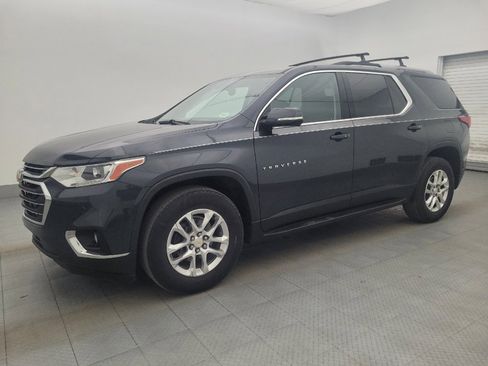 Used 2018 Chevrolet Traverse LT FWD image 2