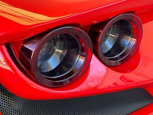 Used 2021 Ferrari F8 Tributo image 31