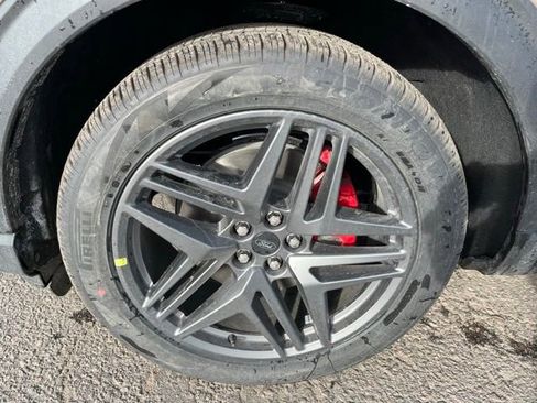 New 2026 Ford Explorer ST w/ Sun And Sound Package image 10