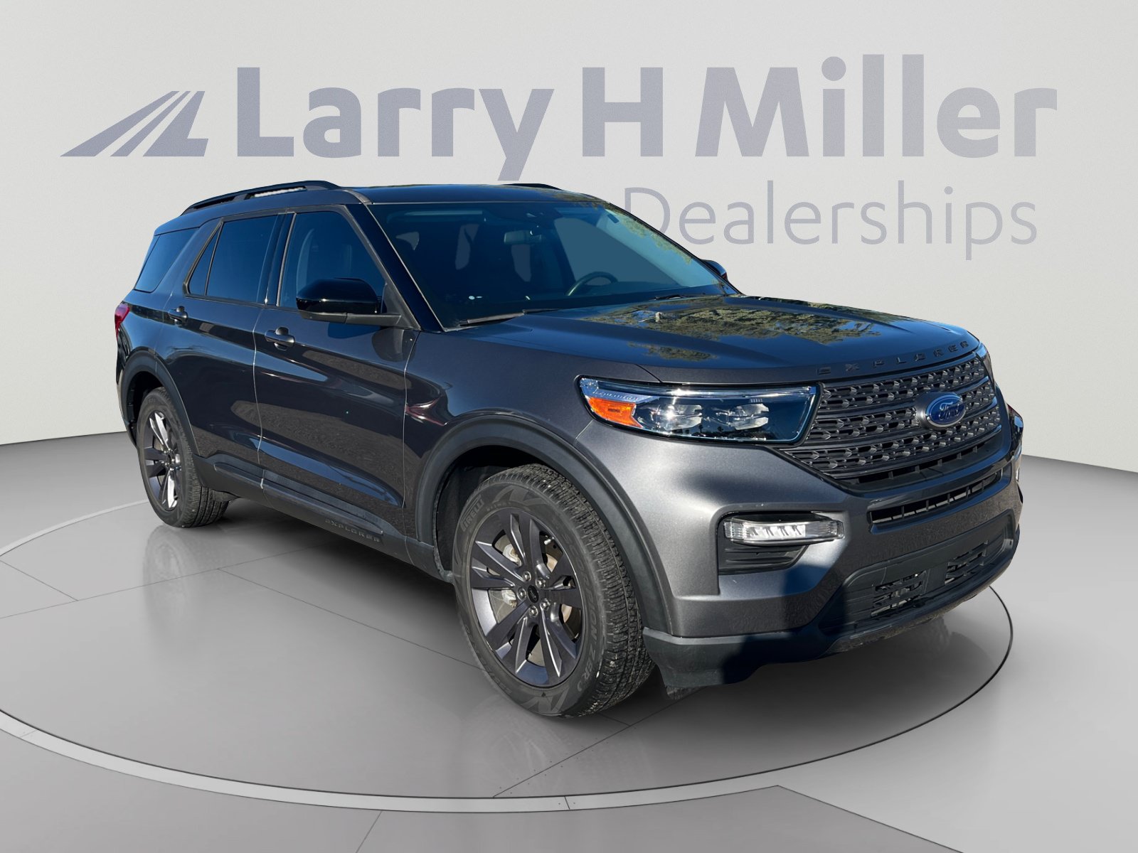 Used 2023 Ford Explorer XLT w/ Equipment Group 202A RWD image 7