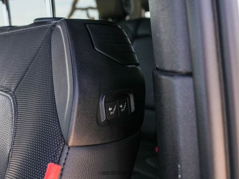 Used 2023 Land Rover Defender 90 X-Dynamic SE image 76