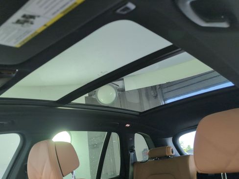 New 2026 BMW X5 M60i w/ Climate Comfort Package image 12