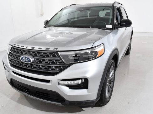 Used 2024 Ford Explorer XLT w/ Equipment Group 202A image 2