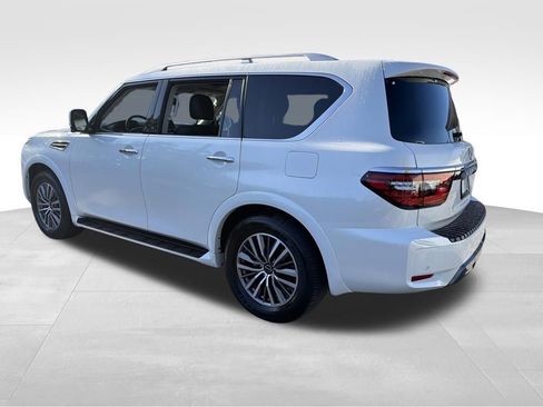 Used 2024 Nissan Armada SL w/ Captain's Chairs Package image 5