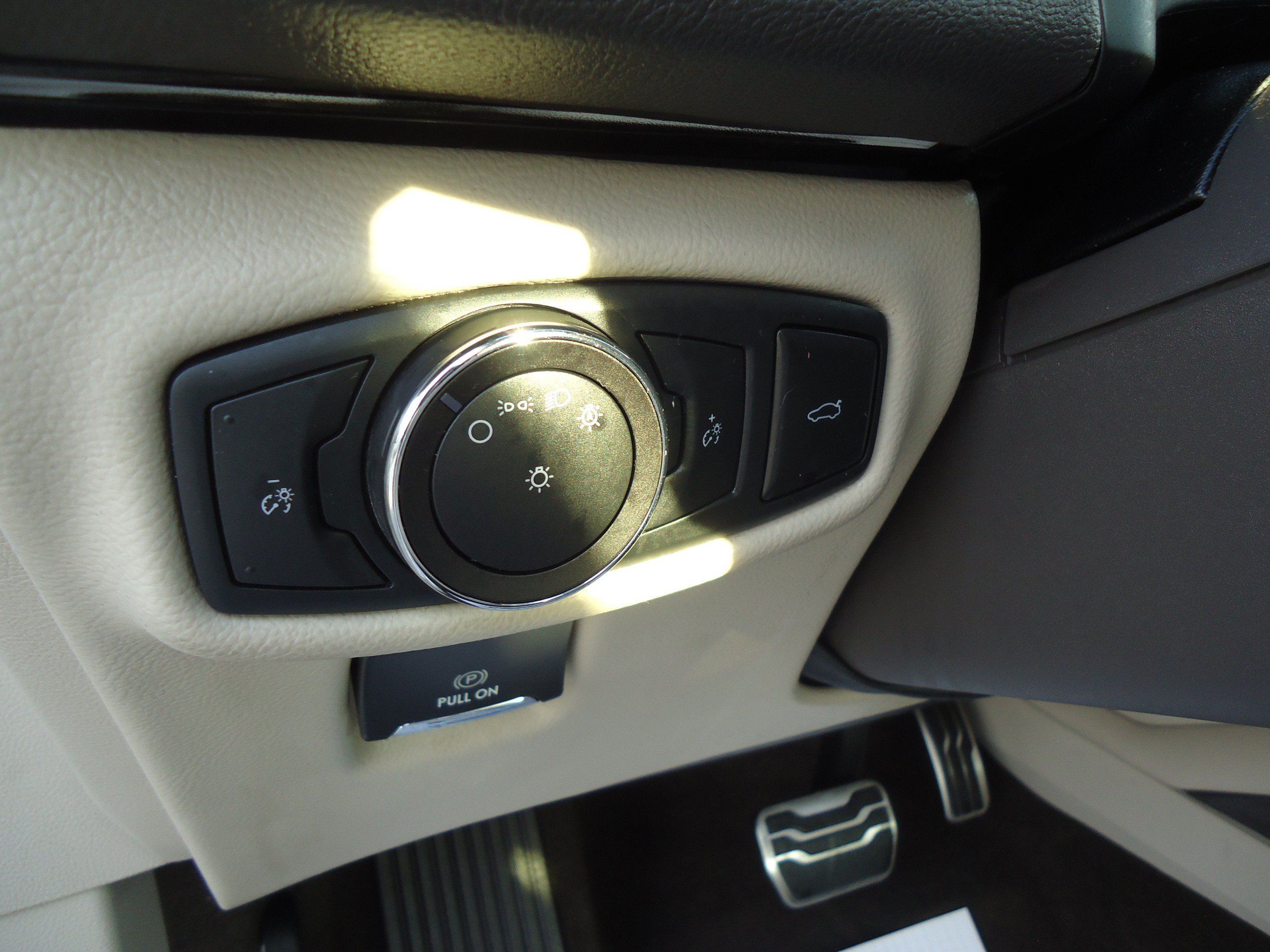 Used 2019 Lincoln MKZ Reserve w/ Reserve Plus Package FWD image 14