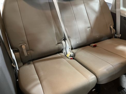 Used 2018 Toyota Sienna XLE Premium image 13