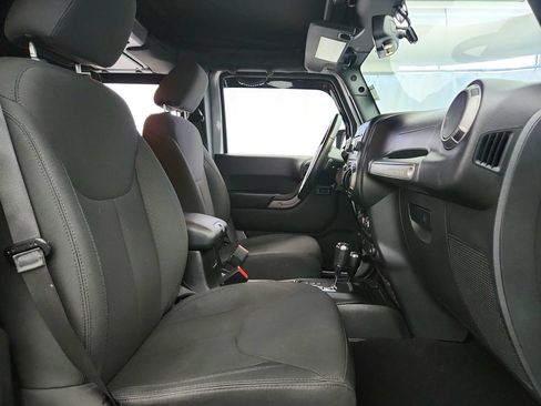 Used 2018 Jeep Wrangler Unlimited Sport S AWD/4WD image 21