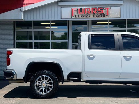 Used 2021 Chevrolet Silverado 2500 LT w/ Convenience Package AWD/4WD image 11