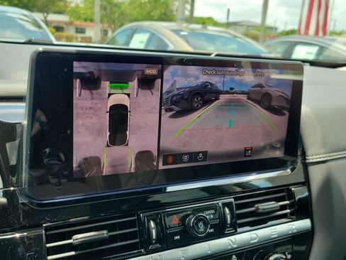 New 2026 Nissan Pathfinder Platinum w/ Cargo Package FWD image 18