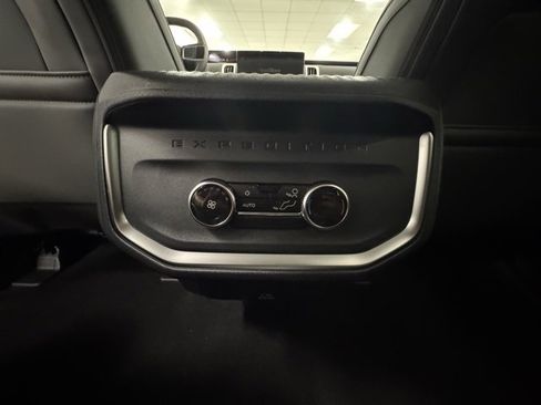 New 2025 Ford Expedition Active image 11