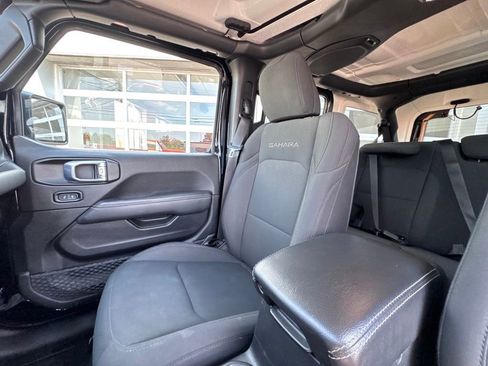 Used 2023 Jeep Wrangler Unlimited Sahara AWD/4WD image 29