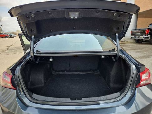 Used 2021 Chevrolet Malibu LT image 34