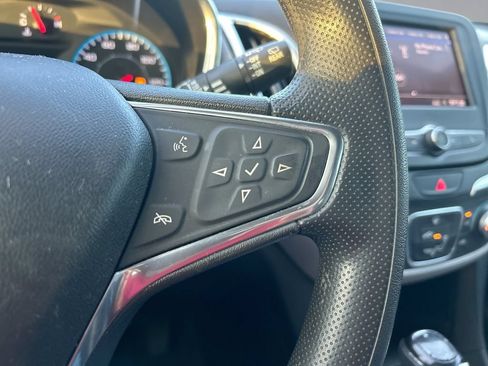 Used 2020 Chevrolet Equinox LS FWD image 14