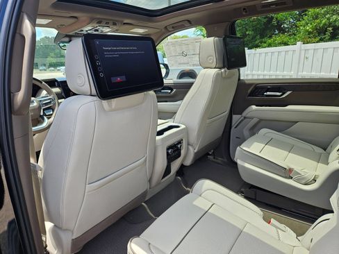 New 2026 GMC Yukon XL Denali w/ Denali Reserve Package AWD/4WD image 25