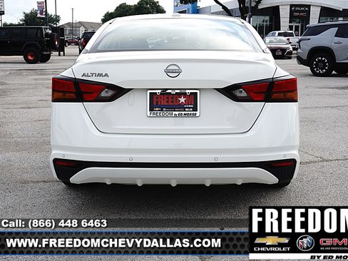 Used 2025 Nissan Altima 2.5 SV FWD image 36