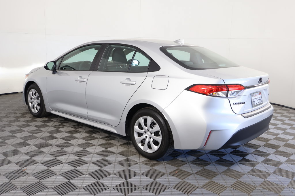 Used 2025 Toyota Corolla LE FWD image 6