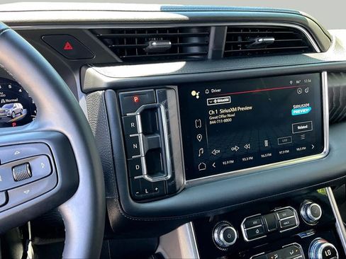 Used 2024 GMC Yukon Denali RWD image 6