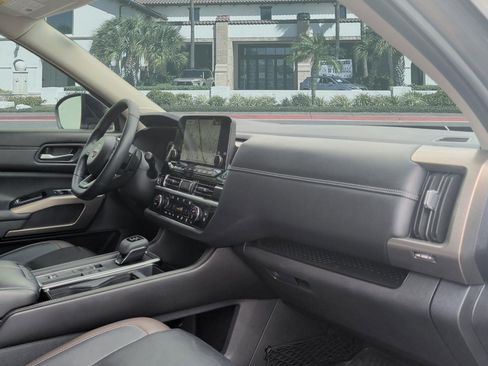 Used 2024 Nissan Pathfinder Platinum w/ Cargo Package FWD image 29
