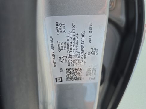 Used 2024 Chevrolet Colorado LT w/ LT Convenience Package III RWD image 35