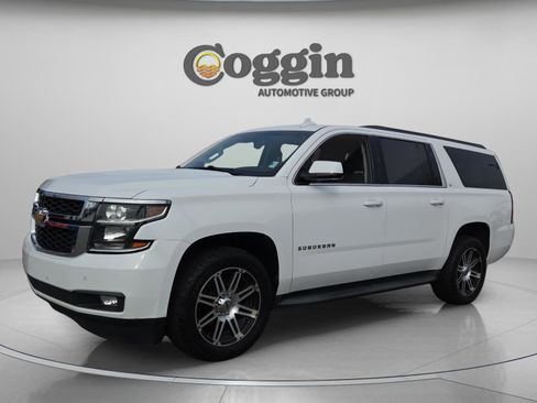 Used 2019 Chevrolet Suburban LT image 1