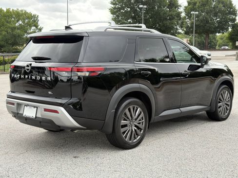 Used 2024 Nissan Pathfinder SL w/ SL Premium Package FWD image 31