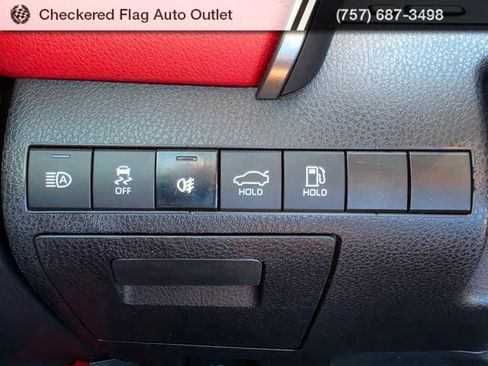 Used 2019 Toyota Camry XSE w/ Navigation Package FWD image 11
