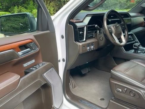 Used 2023 GMC Sierra 1500 Denali w/ Denali Reserve Package AWD/4WD image 4