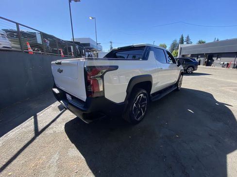 Used 2026 Chevrolet Silverado EV LT AWD/4WD image 6