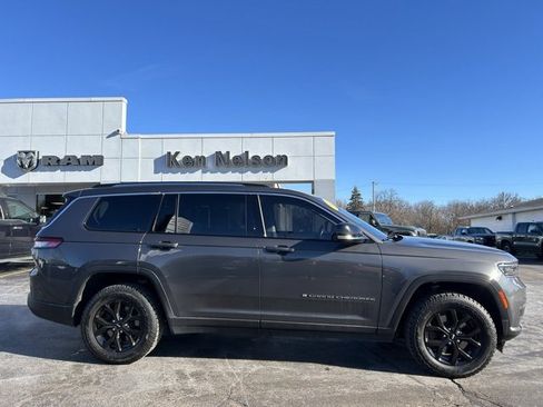 Used 2022 Jeep Grand Cherokee L Limited image 12