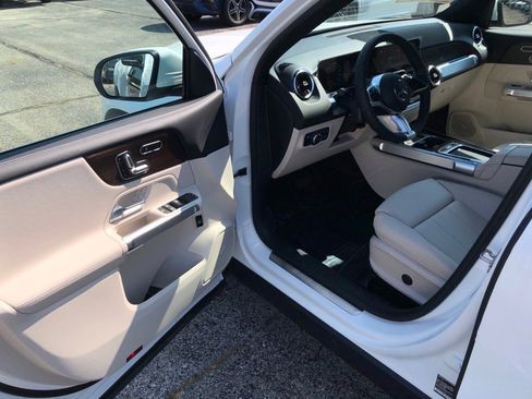 New 2026 Mercedes-Benz GLB 250 4MATIC image 9