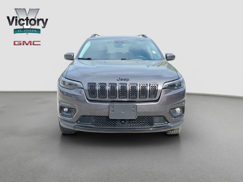 Used 2021 Jeep Cherokee Latitude Plus AWD/4WD image 2