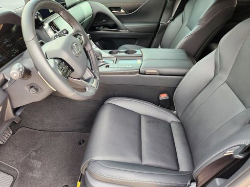 New 2026 Lexus LX 700h Luxury image 8