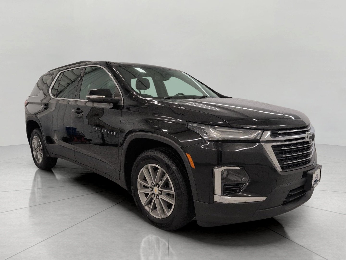 Used 2023 Chevrolet Traverse LT AWD/4WD image 1