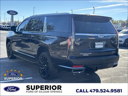 Used 2022 Cadillac Escalade ESV Luxury w/ LPO, Illumination Package image 11